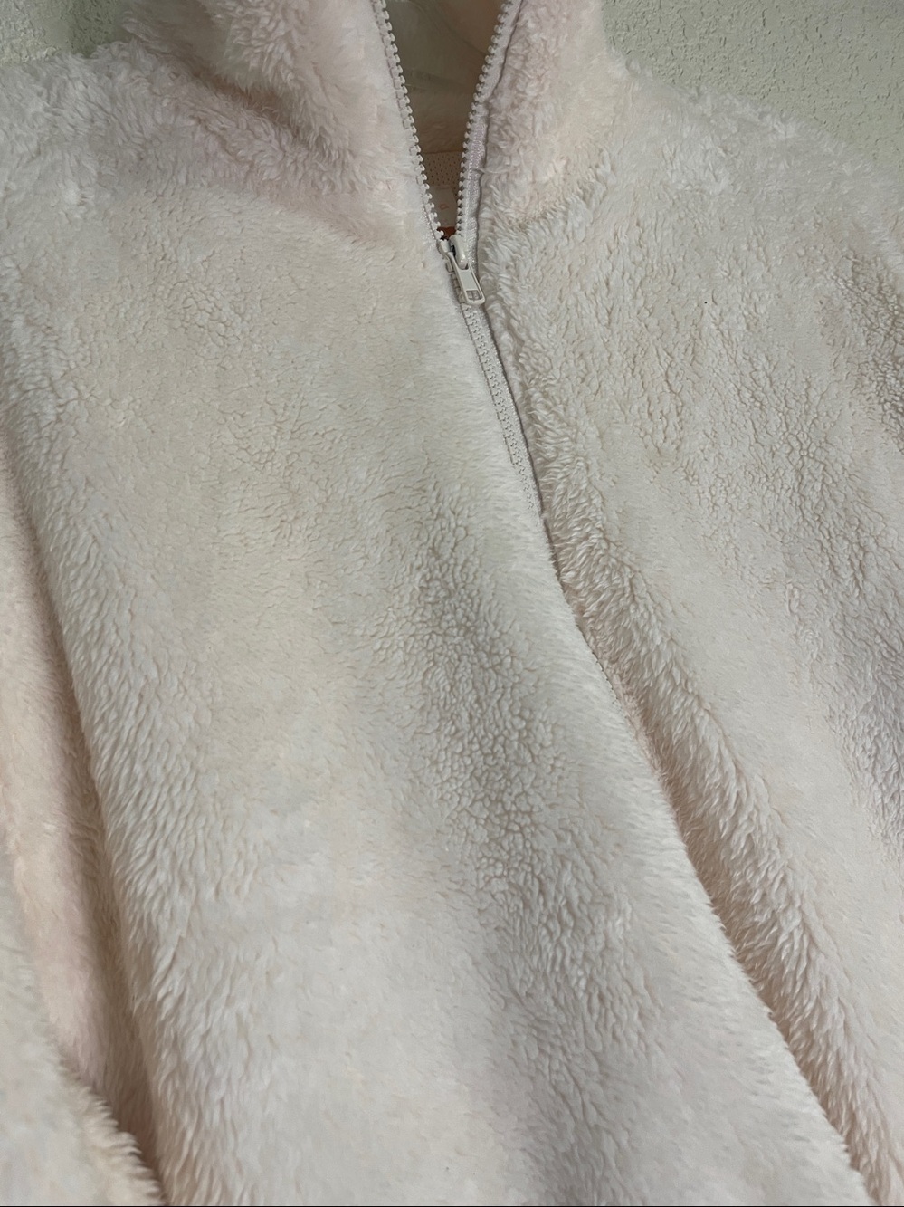 entro Cozy Faux Fur Jacket floral appliqué - Picture 2 of 12